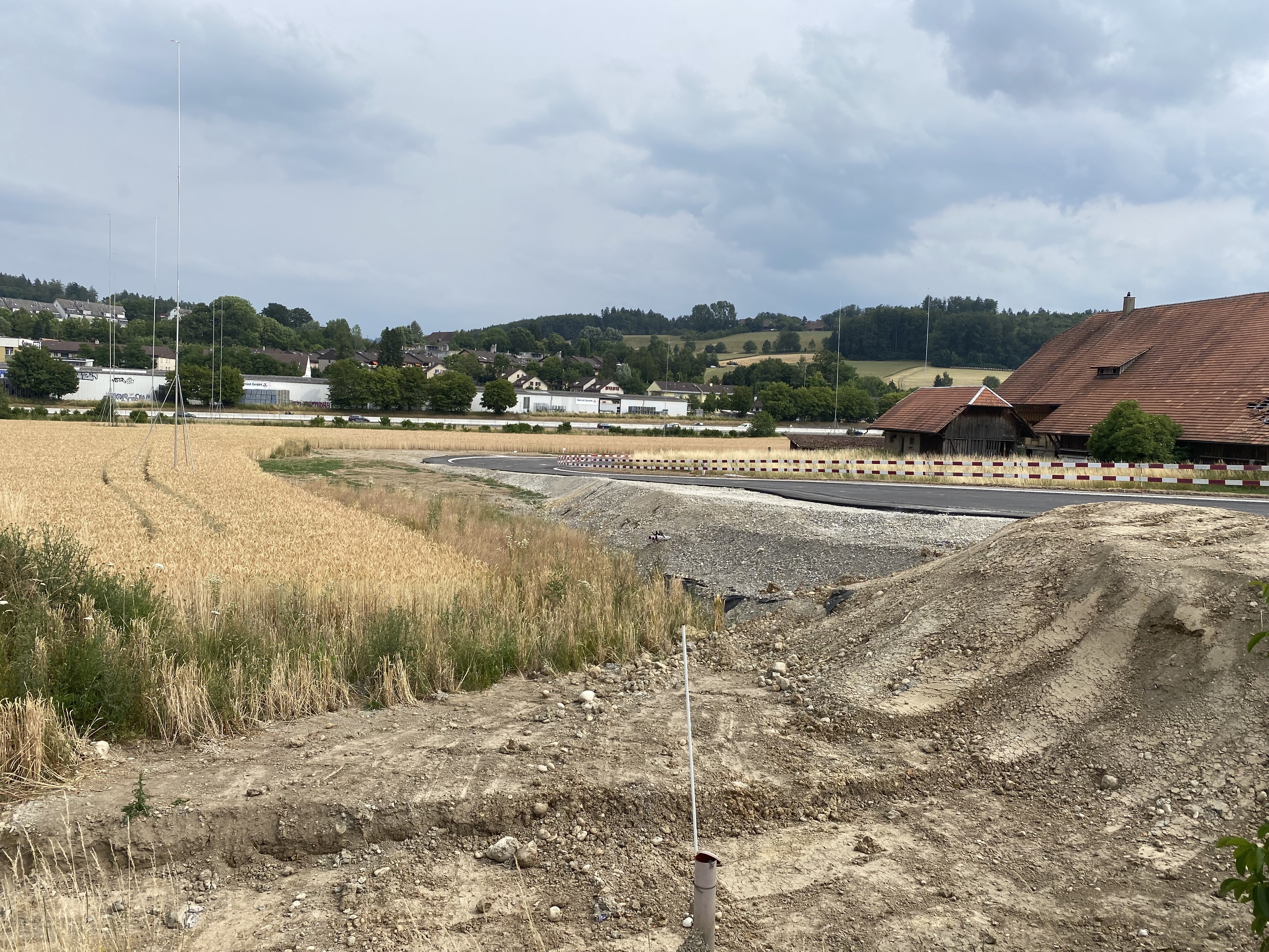 30.06.2023 - Erschliessungsstrasse vor Baustart